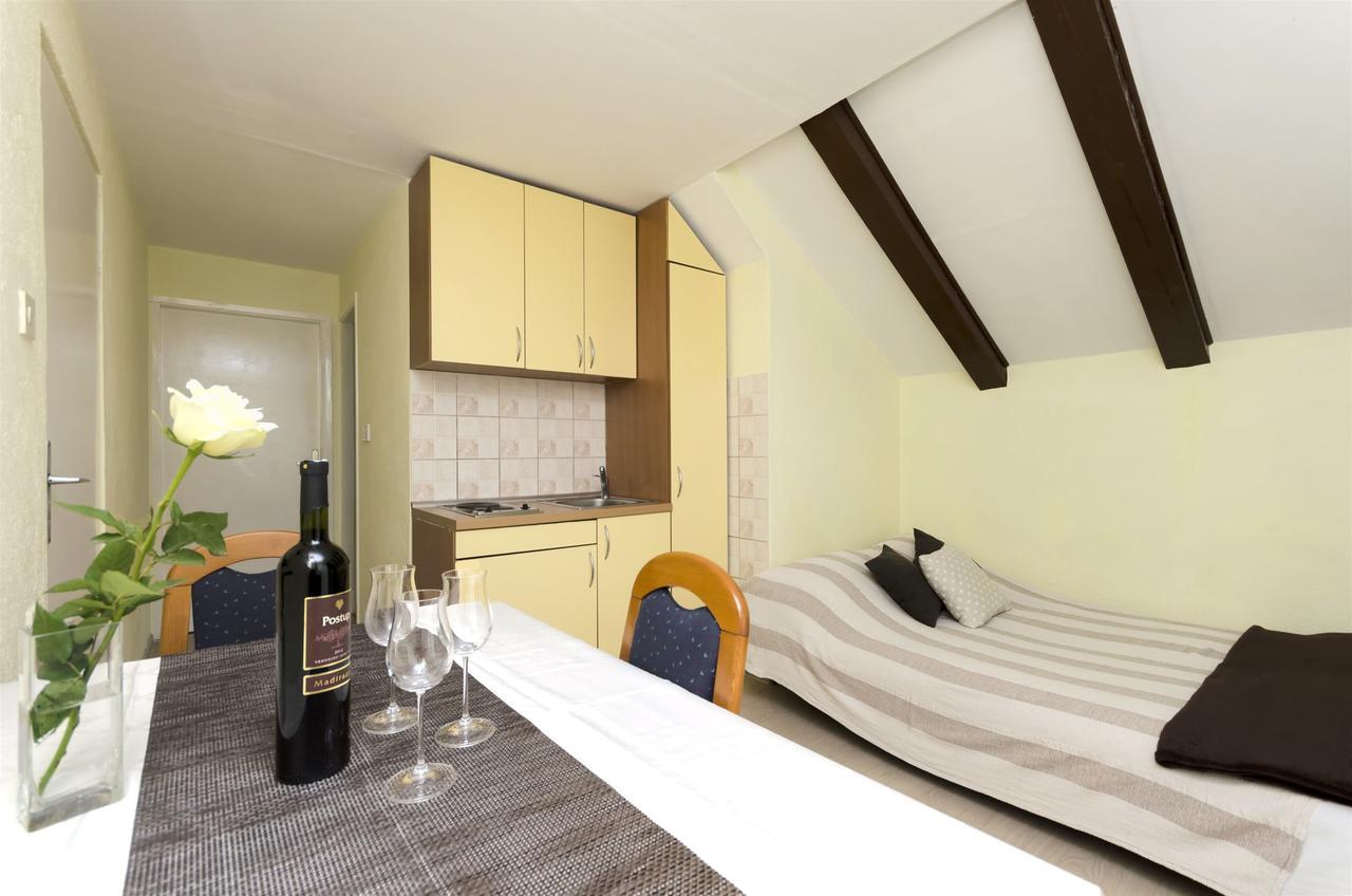 Apartments Toni Водице Екстериор снимка