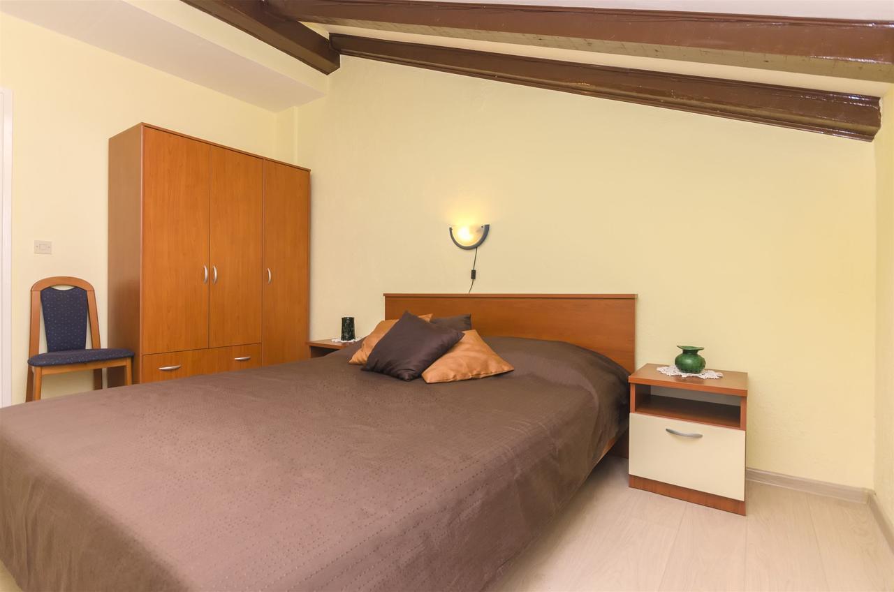Apartments Toni Водице Екстериор снимка