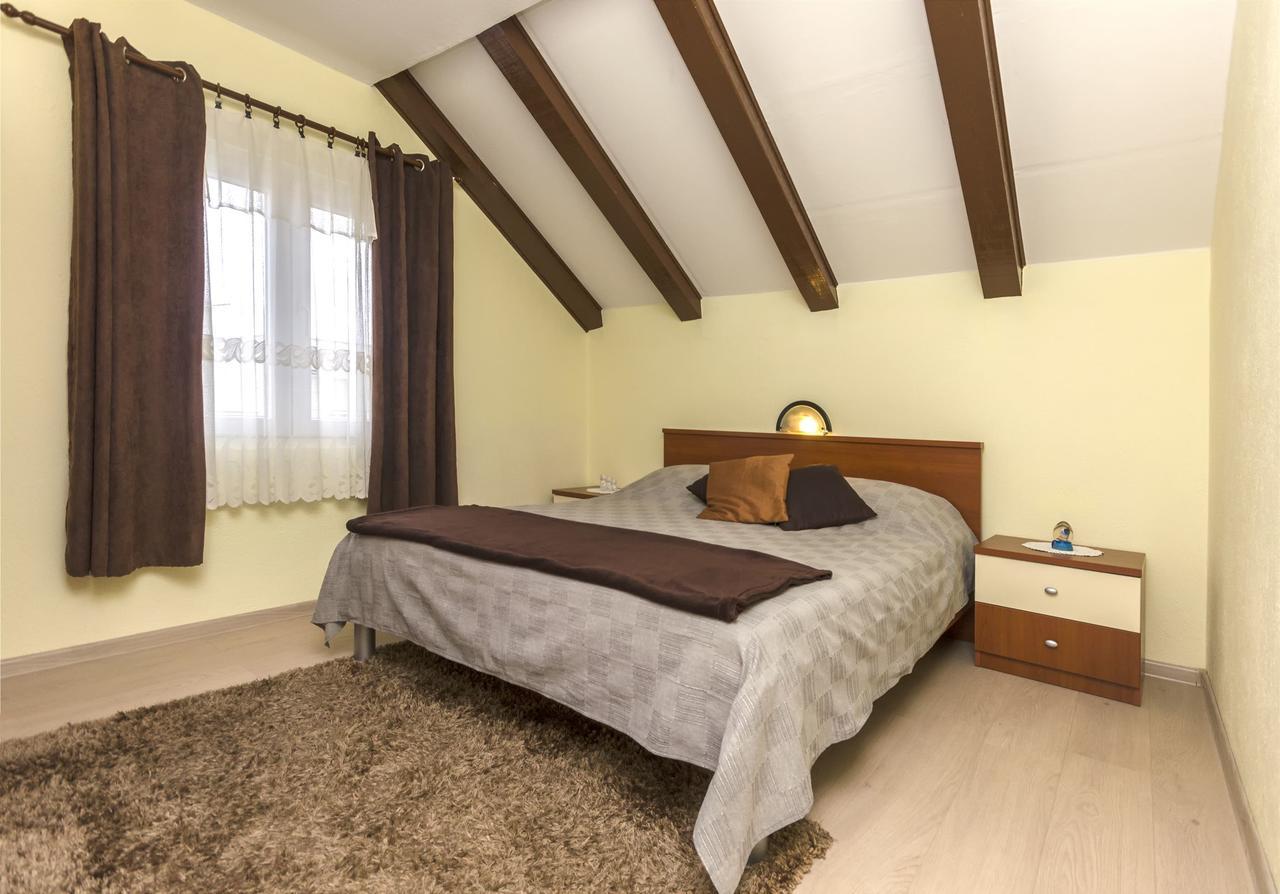 Apartments Toni Водице Екстериор снимка
