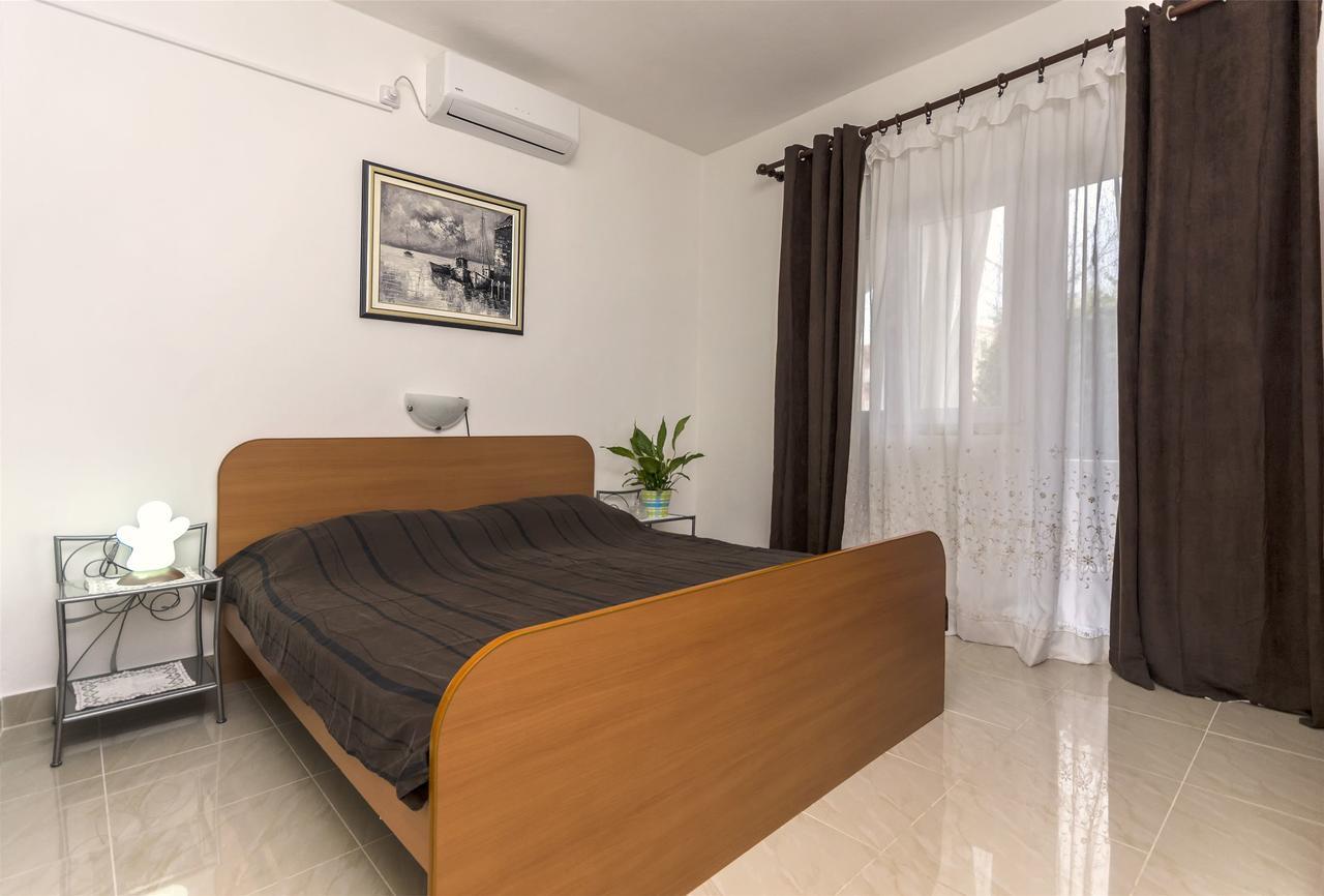 Apartments Toni Водице Екстериор снимка