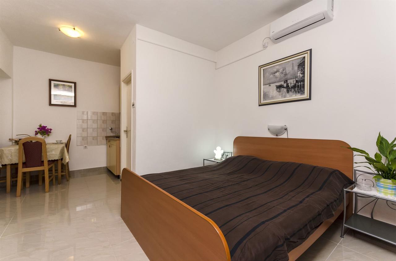 Apartments Toni Водице Екстериор снимка