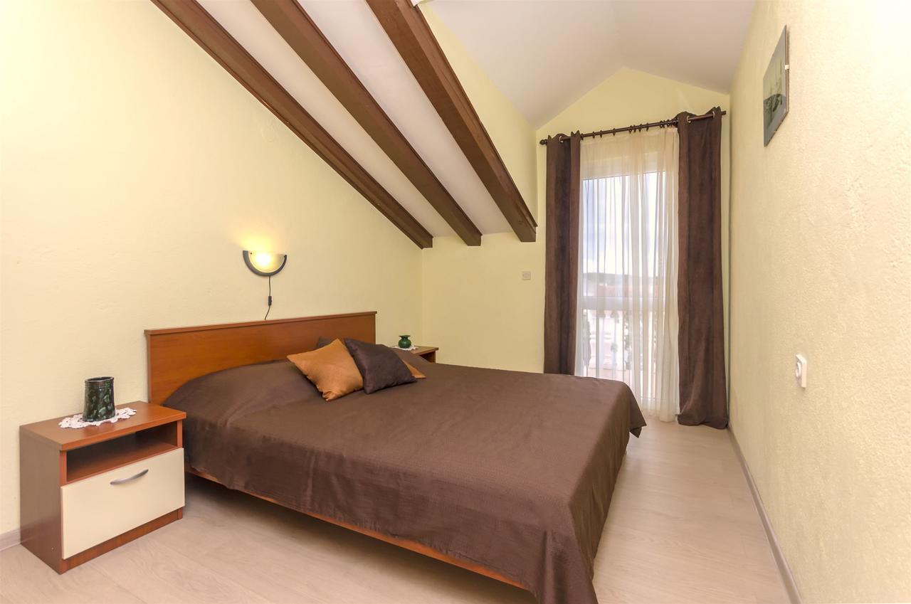 Apartments Toni Водице Екстериор снимка