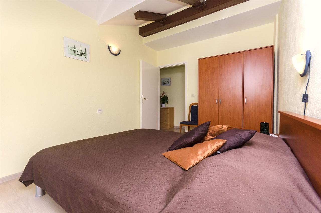Apartments Toni Водице Екстериор снимка
